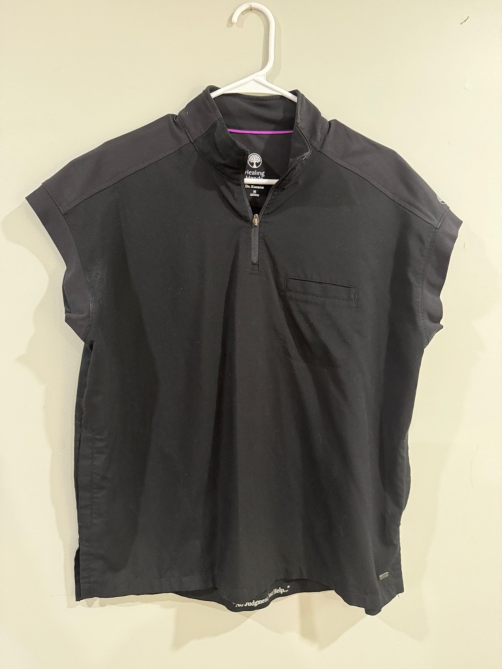 Healing Hands Black Short-Sleeve Quarter-Zip Polo